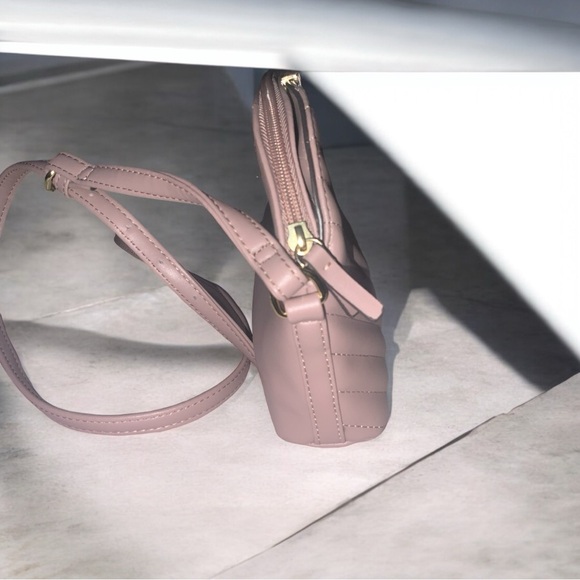 Liz Claiborne-NWT-Aubree crossbody-Mauve-Approx. 7”x10”x1.5”-Retail 60 - Picture 3 of 7